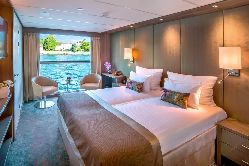 Отдых Crucero Amadeus Provence 5* - Cabin A-1 with drop-down panoramic wind