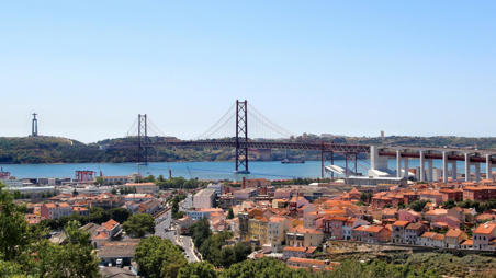 Viaje desde Madrid Fátima - Oporto - Coimbra* - Lisboa - Óbidos* - Nazaré* - Alcobaça* - Batalha* - Tomar