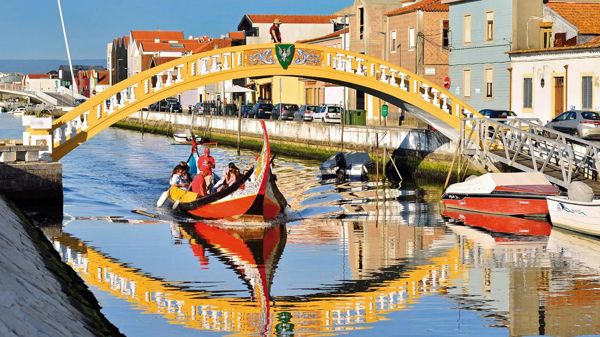 El viaje Viana do Castelo - Ponte de Lima - Guimarães* - Braga* - Oporto - Coimbra* - Aveiro* - Amarante, saliendo de Madrid