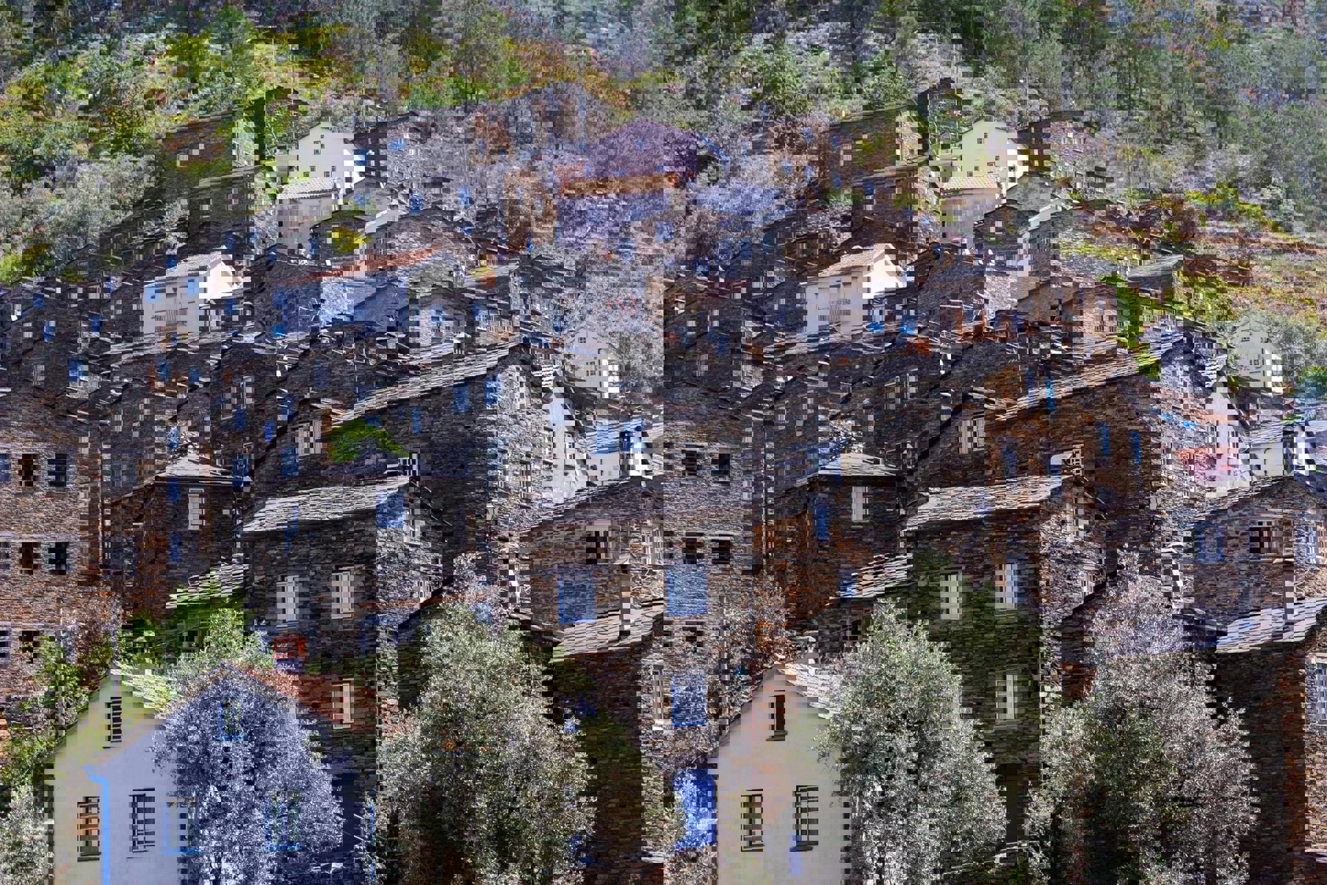 El viaje Guadalajara - Atienza - Valverde De Los Arroyos - Tamajón - Cogolludo - Hita - Brihuega - Sigüenza, saliendo de Madrid