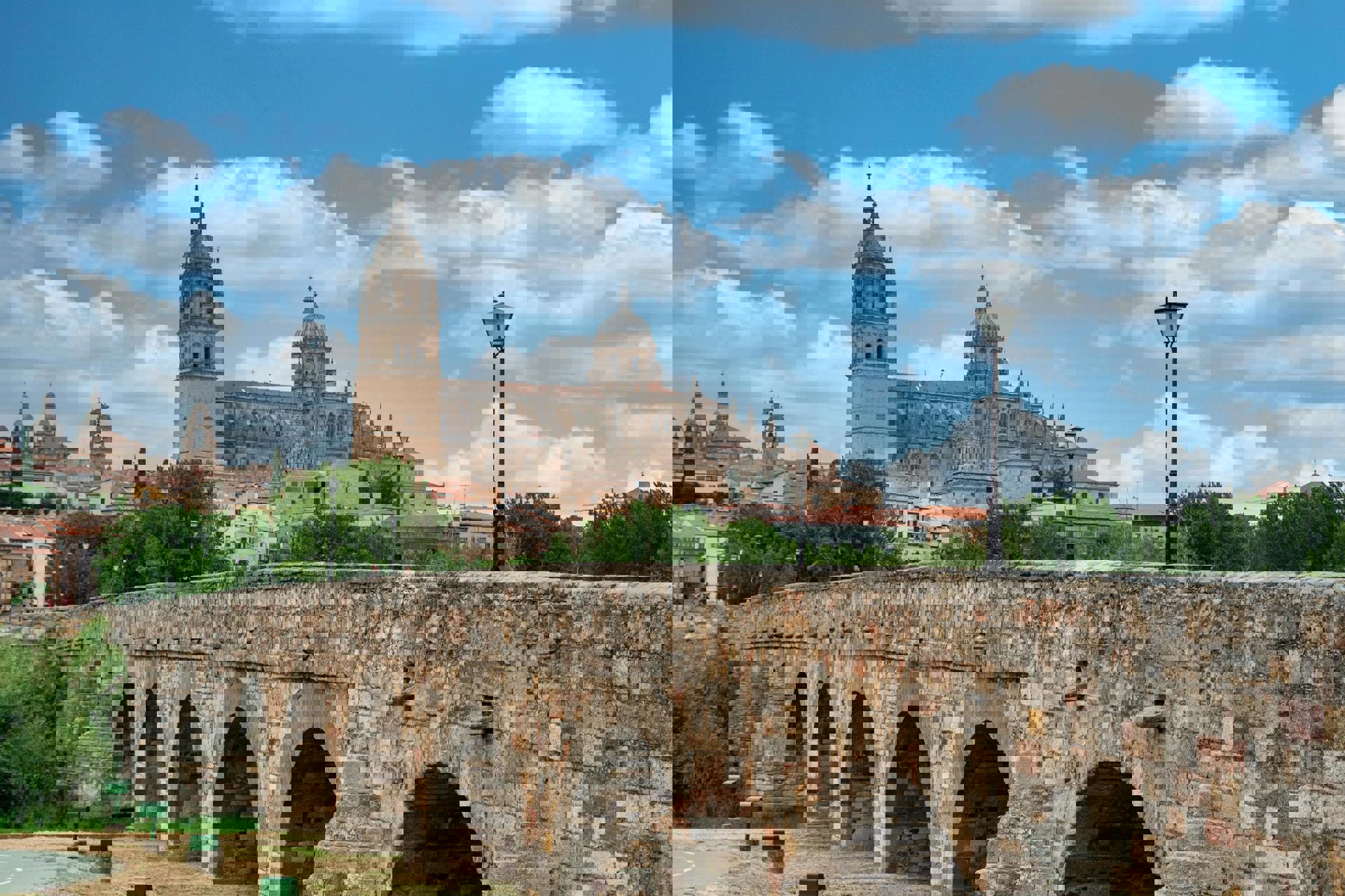 El viaje León - Las Médulas - Astorga - Castrillo de los Polvazares - Ponferrada - Riaño - Villafranca del Bierzo, saliendo de Madrid