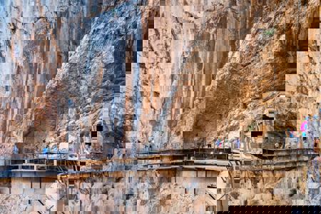 Viaje desde Madrid Málaga - Nerja - Frigiliana - Marbella - Puerto Banús - Caminito del Rey - Antequera  - Mijas - Ronda