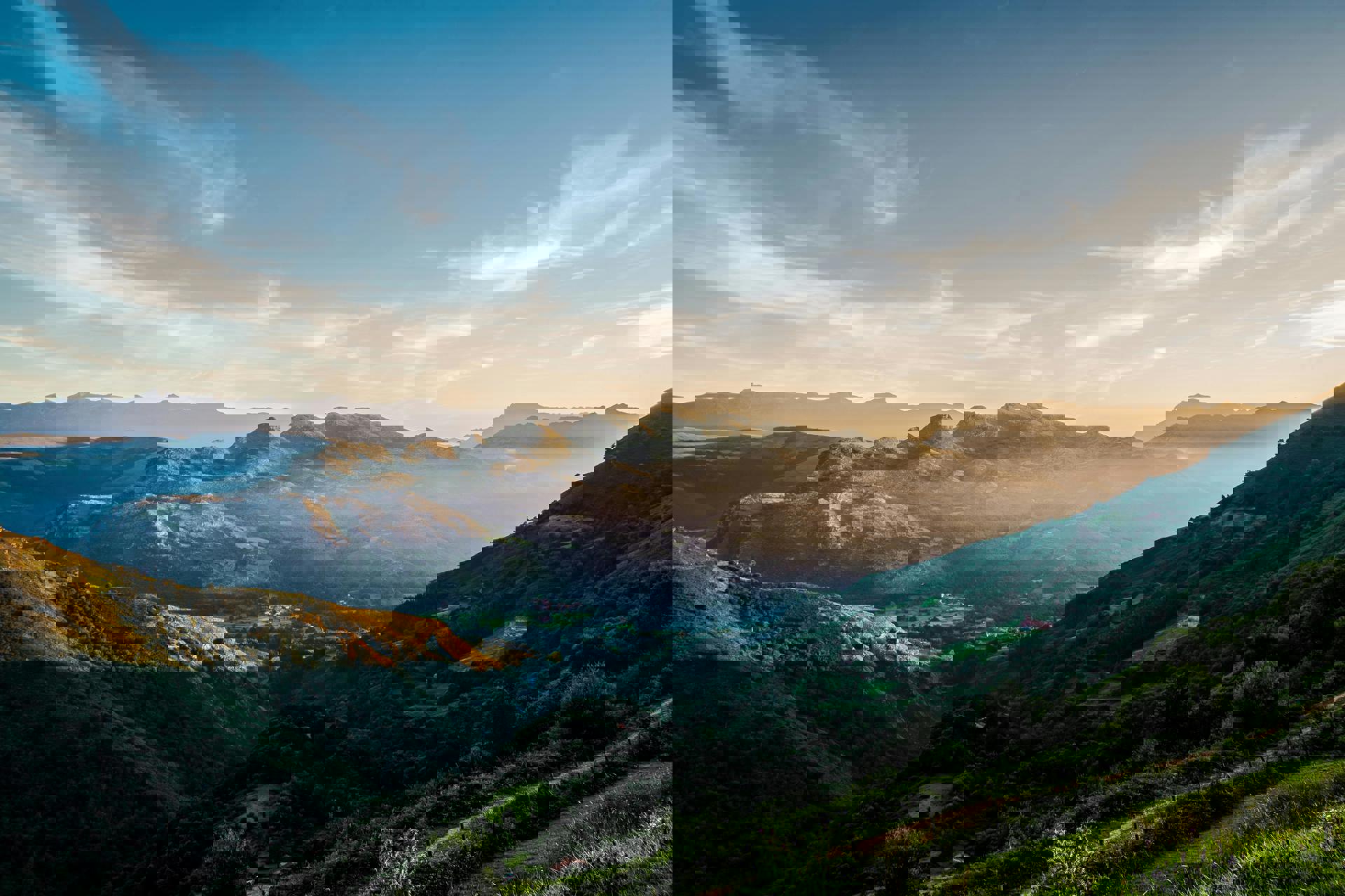 El viaje Santillana del Mar - Comillas - San Sebastián - Zumaya - Portugalete - Bilbao - Santander - Castro Urdiales, saliendo de Madrid