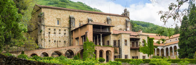 Viaje desde Madrid Cáceres - Jerte  - Cabezuela del Valle  - Cuacos de Yuste - Garganta la Olla - Jarandilla de la Vera  - Guadalupe* - Trujillo* - Mérida - Plasencia