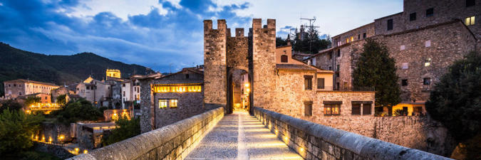 Viaje desde Madrid Girona - Besalu - Carcasona* - Perpiñán* - Colliure  - Monasterio de San Pedro de Roda - Figueres - Empuriabrava
