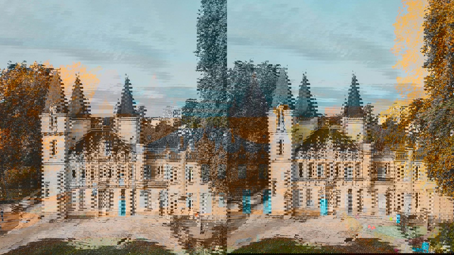 El viaje Burdeos - La Rochelle - Perigue - La Roque Gajac - Sarlat la Caneda - San Juan de Luz - Miranda de Ebro - Madrid, saliendo de Madrid