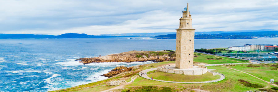 El viaje Santiago de Compostela - Betanzos - Ortigueira* - Cedeira* - Pontedeume* - Muxia - Finisterre - La Coruña, saliendo de Madrid