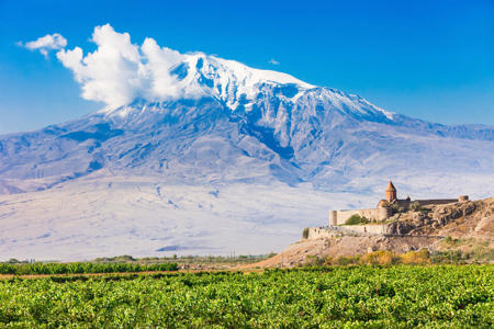 Viaje desde Madrid, Barcelona, Valencia, Málaga, Bilbao Ereván - Monasterio de Etchmiadzin - Monasterio de Khor Virap - Noravank - Sevan - Garni - Monasterio de Geghard