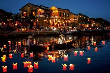 Тур Ho Chi Minh - Hué - Hoi An - Da Nang - Hanoi - Ha Long  - Фото 15 Hoi An por la noche