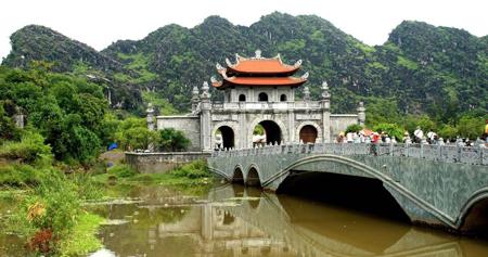 Тур Ho Chi Minh - Hué - Hoi An - Da Nang - Hanoi - Ha Long  - Фото 31 Hoa Lu, antigua capital de Vietnam en los siglos X y XI