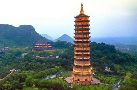 Тур Ho Chi Minh - Hué - Hoi An - Da Nang - Hanoi - Ha Long  - Фото 28 Pagoda de Con Son