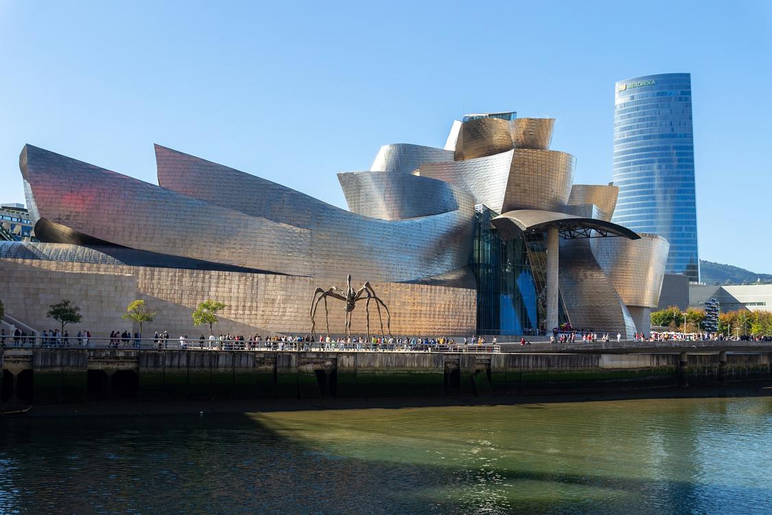 El viaje Burgos - Vitoria - Bilbao - San Sebastián - Hondarribia - Zarauz - Laguardia - Madrid, saliendo de Sevilla, Málaga, Jaén, Granada, Córdoba