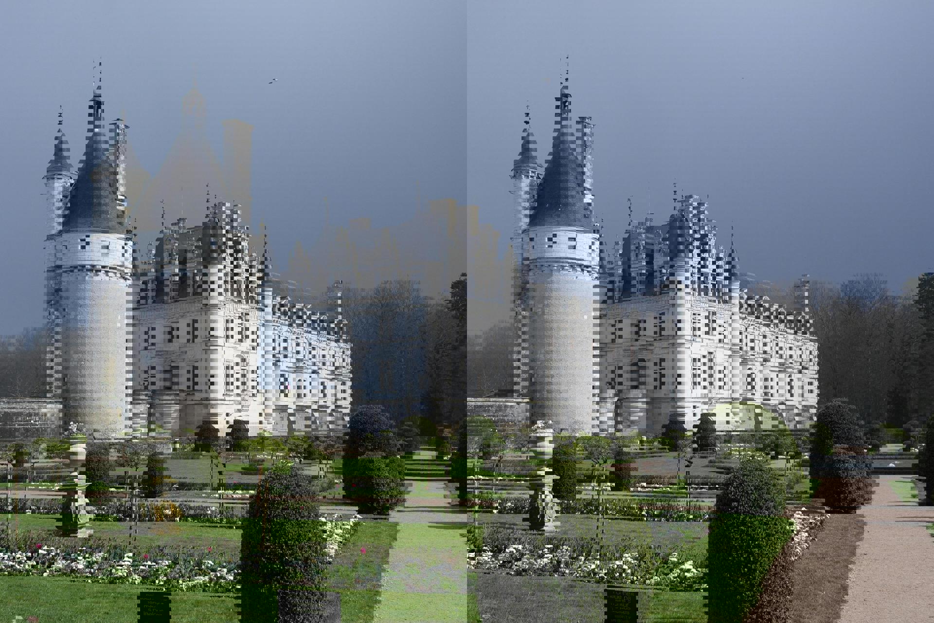 El viaje Nantes - Tours - Caen - París, saliendo de Madrid