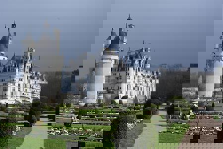 Viaje desde Madrid Nantes - Tours - Caen - París