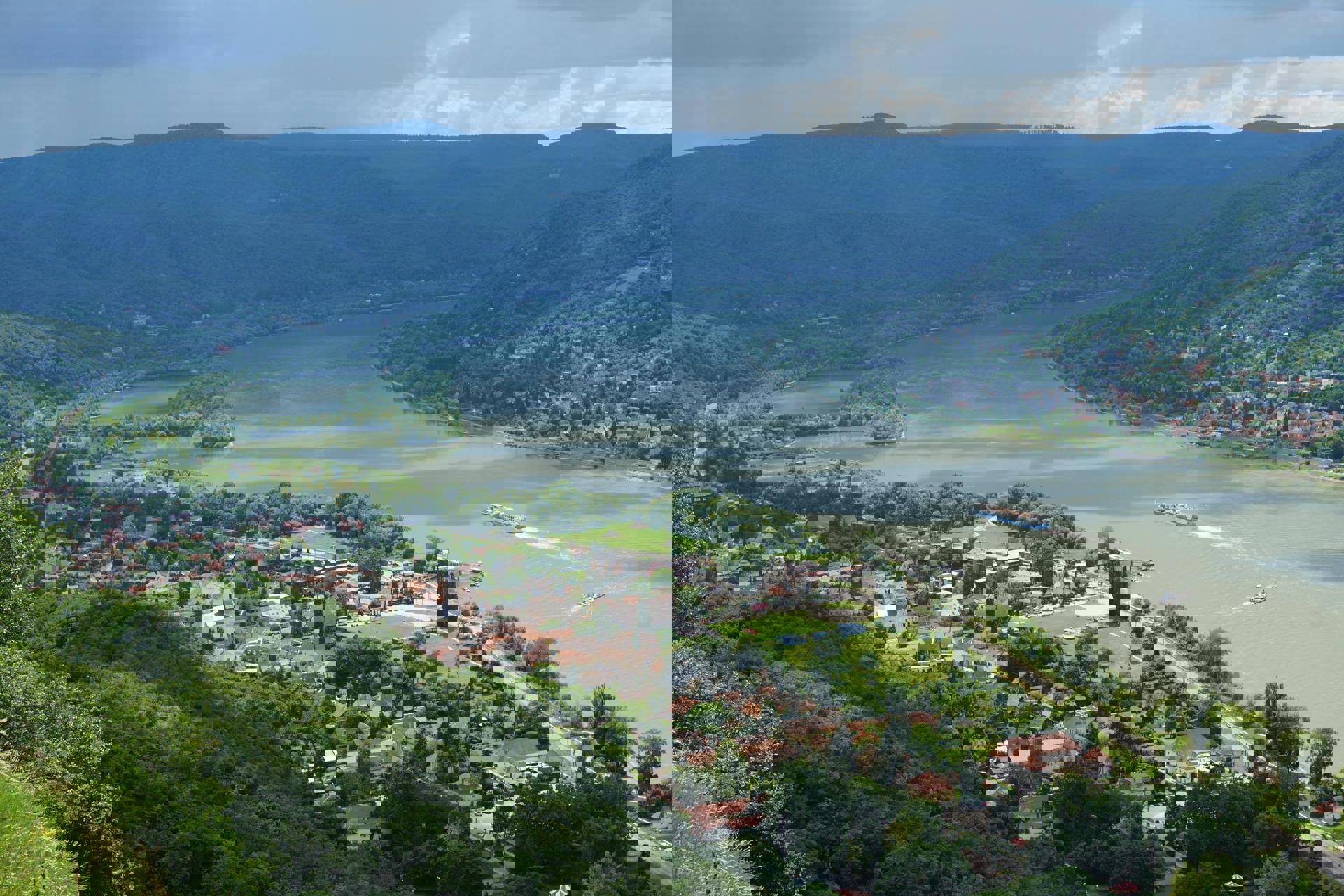 El viaje Passau - Linz - Melk - Dürnstein - Viena - Budapest - Esztergom - Bratislava, saliendo de Madrid