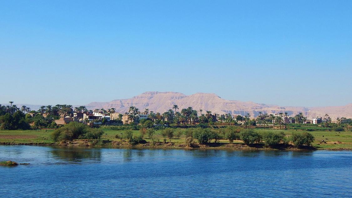 El viaje Luxor - Nag Hammadi - Sohag - Menia - El Cairo, saliendo de Madrid