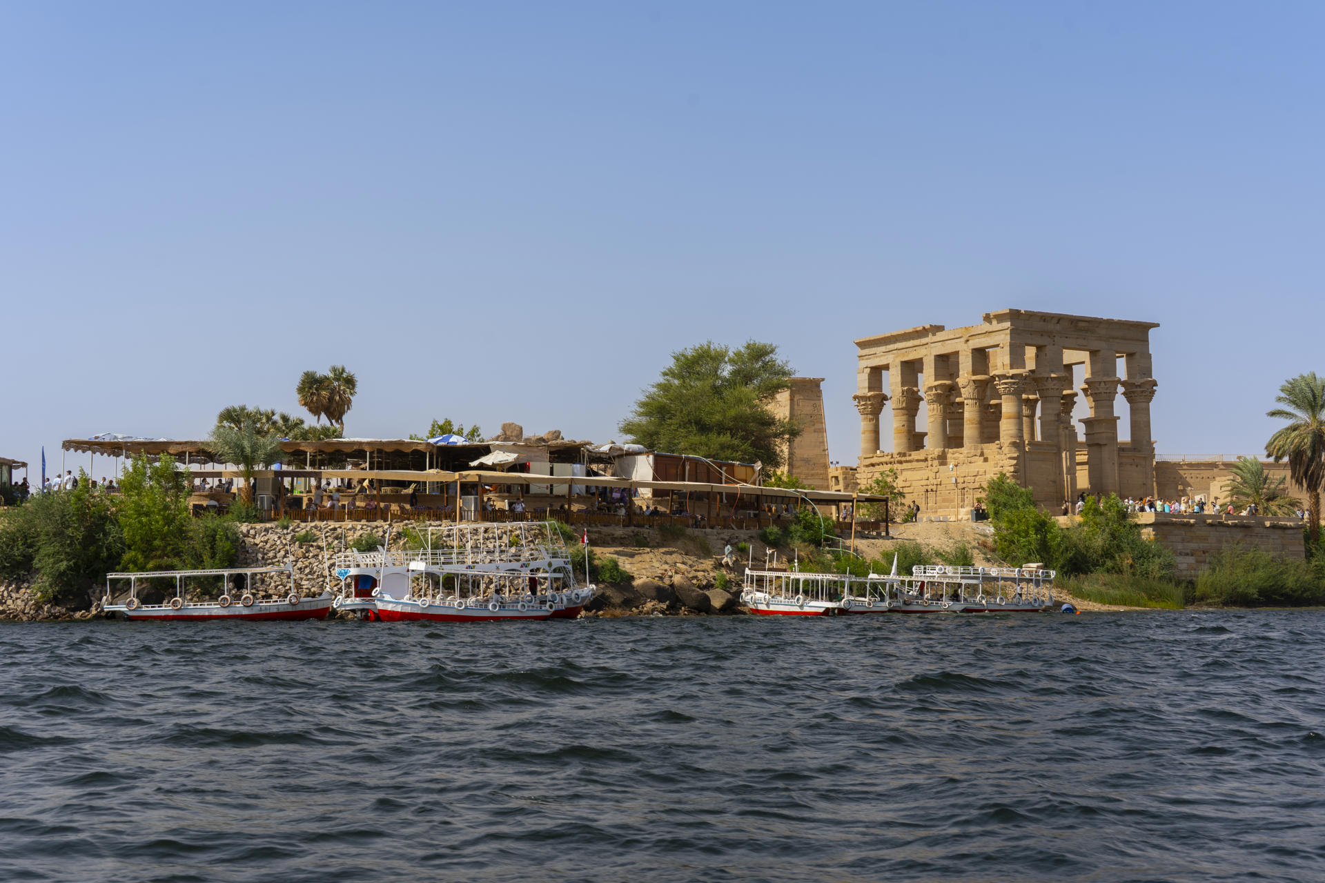 El viaje Luxor - Esna - Edfu - Kom Ombo - Asuán - Abu Simbel - El Cairo, saliendo de 