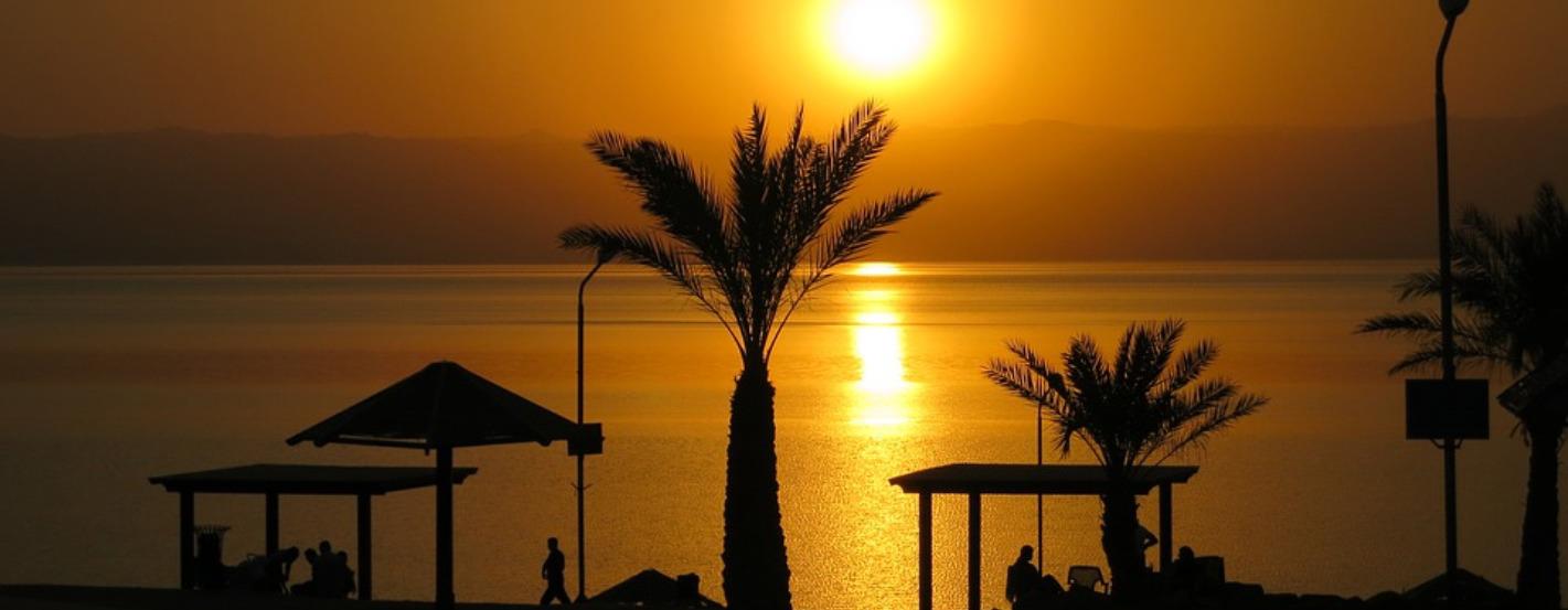 El viaje Amman - Madaba - Monte Nebo - Petra - Pequeña Petra - Wadi Rum - Jerash - Ajlun - Mar Muerto, saliendo de Barcelona, Bilbao, Madrid, Valencia