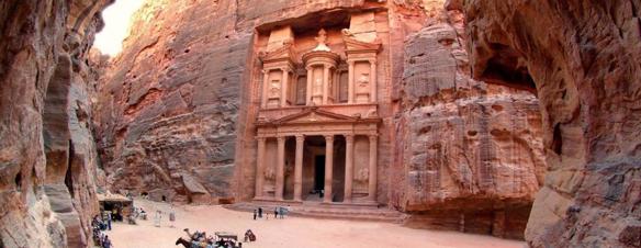 Viaje desde Málaga, Barcelona, Bilbao, Madrid, Valencia Amman - Ajlun - Jerash - Mar Muerto - Madaba - Petra - Wadi Rum