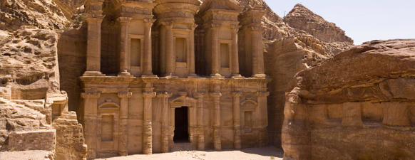 Viaje desde Málaga, Barcelona, Bilbao, Madrid, Valencia Aqaba - Jerash - Madaba - Mar Muerto - Monte Nebo - Petra - Wadi Rum