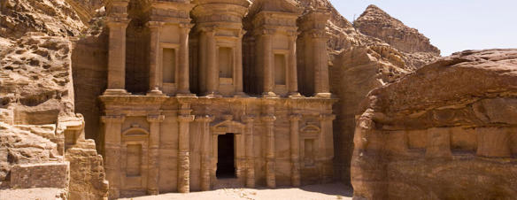 Viaje desde Málaga, Barcelona, Bilbao, Madrid, Valencia Amman - Ajlun - Jerash - Mar Muerto - Petra - Wadi Rum