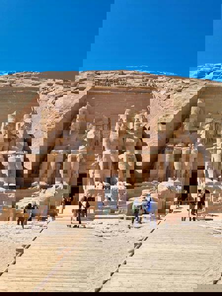 Viaje desde Madrid Luxor - Esna - Edfu - Kom Ombo - Asuán - Abu Simbel - El Cairo