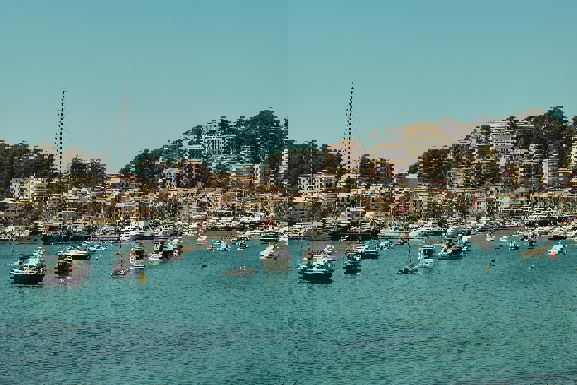 El viaje La Coruña - Ferrol - Mugardos - Betanzos - Santiago de Compostela, saliendo de Madrid