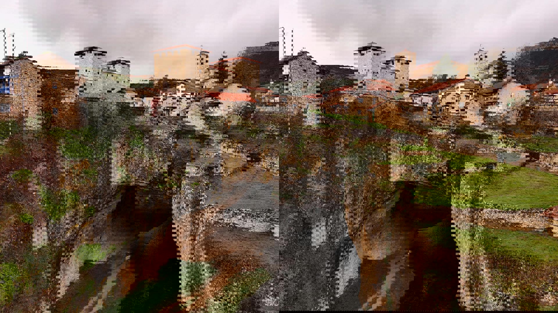 El viaje Zamora - Toro - Salamanca - Miranda do Douro - Las Médulas - Ponferrada - León - Astorga - Castrillo de los Polvazares, saliendo de Madrid, Valdepeñas, Ciudad Real, Toledo, Albacete, Valencia, Murcia, Elche, Alicante, Málaga, Granada, Jaén, Linares, Cádiz, El Puerto de Santa María, Jerez de la Frontera, Sevilla, Córdoba