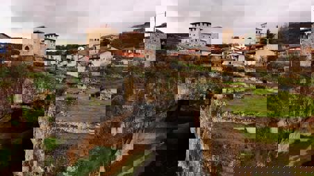 Viaje desde Madrid, Valdepeñas, Ciudad Real, Toledo, Albacete, Valencia, Murcia, Elche, Alicante, Málaga, Granada, Jaén, Linares, Cádiz, El Puerto de Santa María, Jerez de la Frontera, Sevilla, Córdoba Zamora - Toro - Salamanca - Miranda do Douro - Las Médulas - Ponferrada - León - Astorga - Castrillo de los Polvazares