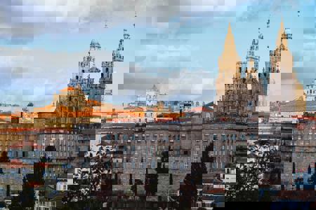 Viaje desde Madrid, Málaga, Granada, Jaén, Linares, Cádiz, El Puerto de Santa María, Jerez de la Frontera, Sevilla, Córdoba, Mérida, Badajoz, Cáceres, Plasencia, Valdepeñas, Ciudad Real, Toledo, Albacete, Valencia, Murcia, Elche, Alicante Baiona - Vigo - Cambados - Combarro - Pontevedra - La Coruña - Santiago de Compostela