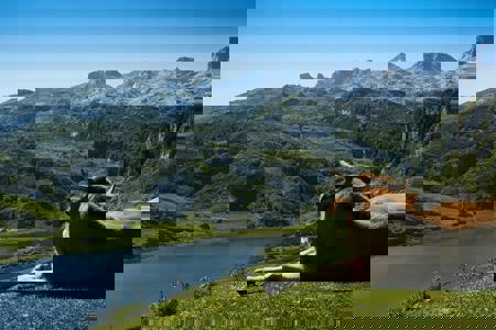 Viaje desde Madrid, Valdepeñas, Ciudad Real, Toledo, Albacete, Valencia, Murcia, Elche, Alicante, Málaga, Granada, Jaén, Linares, Cádiz, El Puerto de Santa María, Jerez de la Frontera, Sevilla, Córdoba, Mérida, Badajoz, Cáceres, Plasencia Santoña - Santander - Santillana del Mar - Comillas - Castro Urdiales - Picos de Europa - Potes - Covadonga - Ribadesella - Gijón - Oviedo