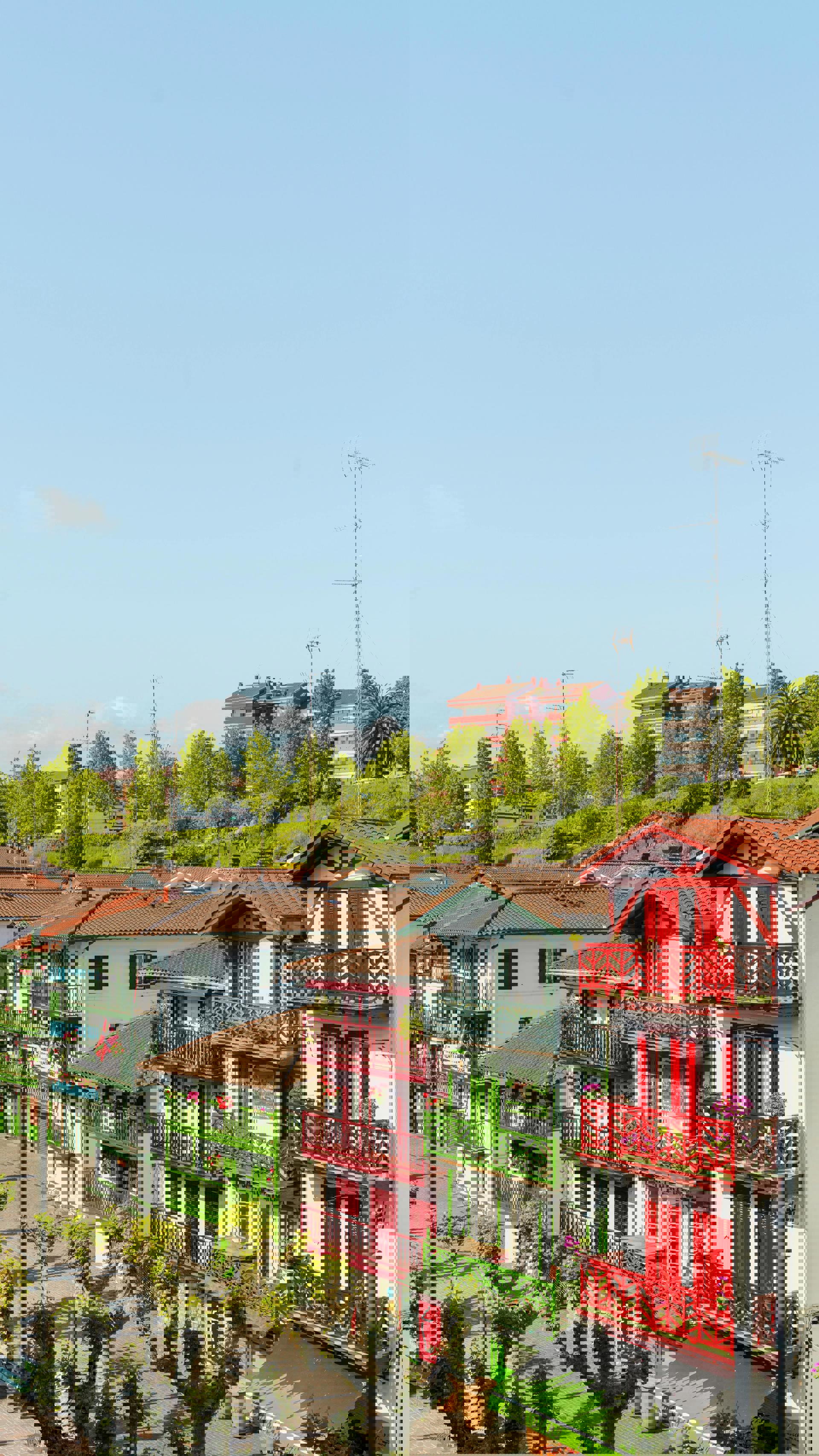 El viaje Vitoria - Oñate - Biarritz - San Juan de Luz - Hondarribia - Bilbao - San Sebastián - Zumaya - Zarauz - Getaria, saliendo de Madrid