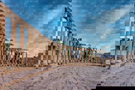 Viaje desde Madrid Amman - Madaba - Monte Nevo - Pequeña Petra - Petra - Wadi Rum - Mar Muerto