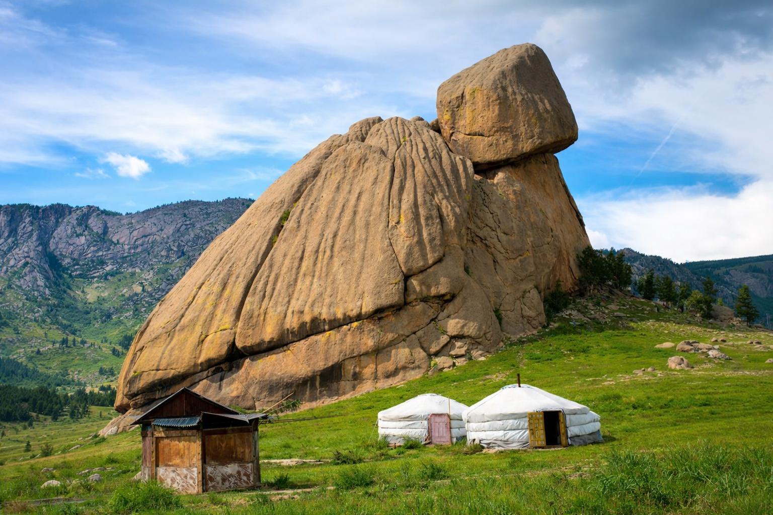 El viaje Ulán Bator - Parque nacional de Gorkhi-Terelj - Jarjorin - Khongor, saliendo de Madrid