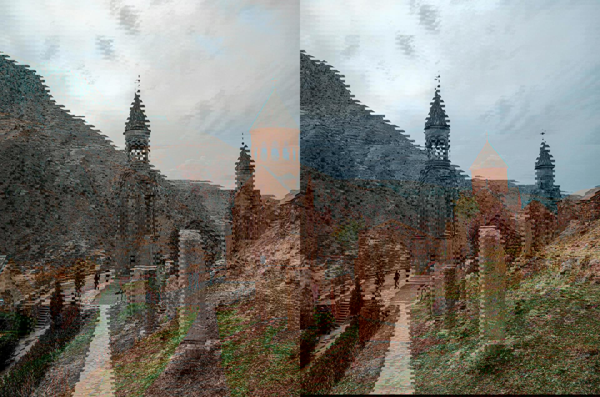 El viaje Ereván - Ejmiatsín - Khor Virap - Noravank - Goris - Tatev - Sevan - Dilijan - Garni - Monasterio de Haghartsin, saliendo de Madrid