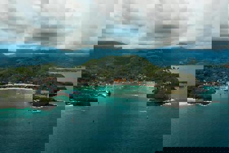 Viaje desde Madrid Yogyakarta - Denpasar - Ubud - Templo de Besakih - Templo Luhur Batukaru - Templo Bratan - Batur - Templo de Tanah Lot