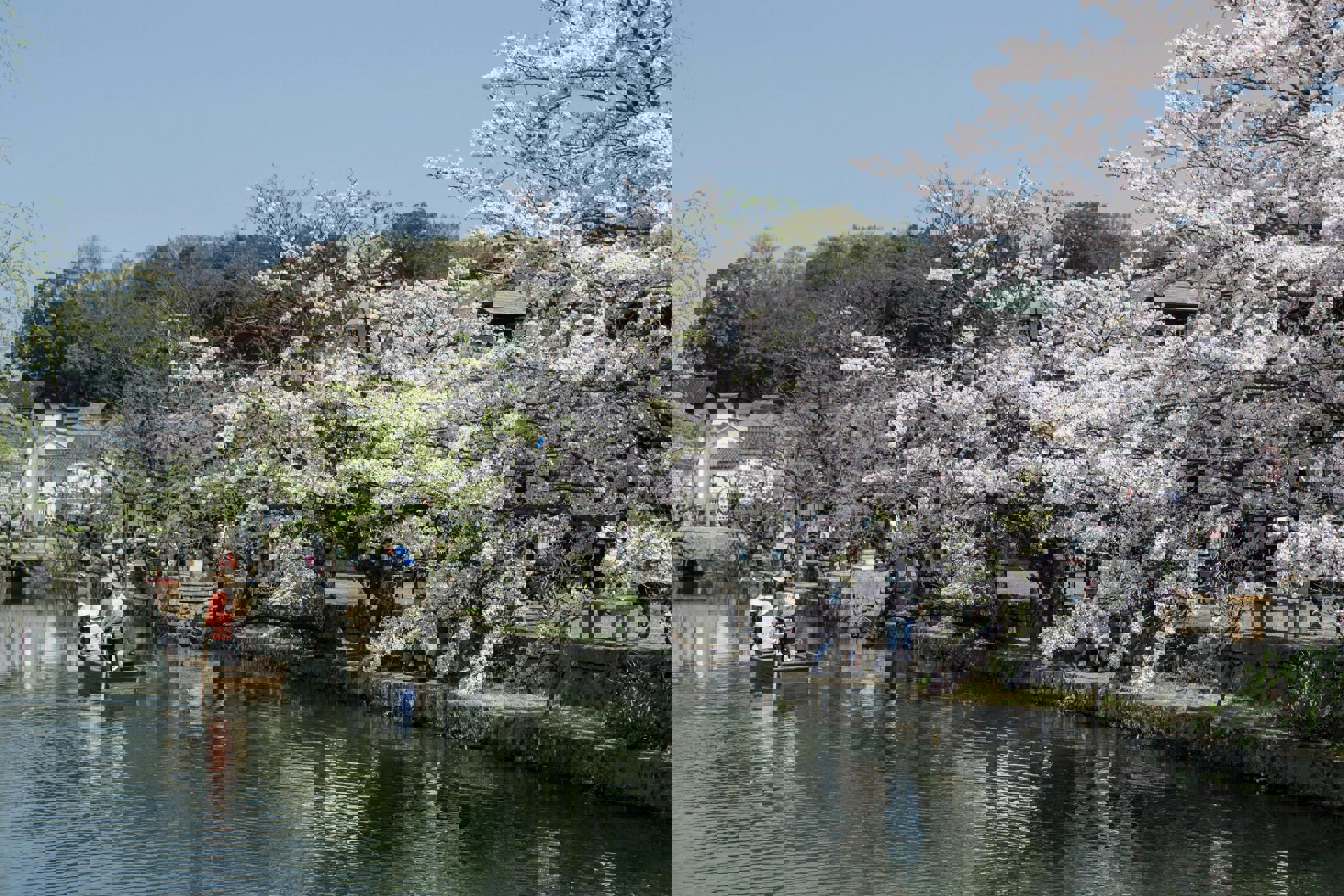 El viaje Osaka - Kioto - Nara* - Himeji - Kurashiki - Hiroshima - Itsukushima - Koyasan - Kawayu Onsen - Kanazawa - Shirakawago - Takayama - Nagoya  - Hakone - Tokio, saliendo de Madrid