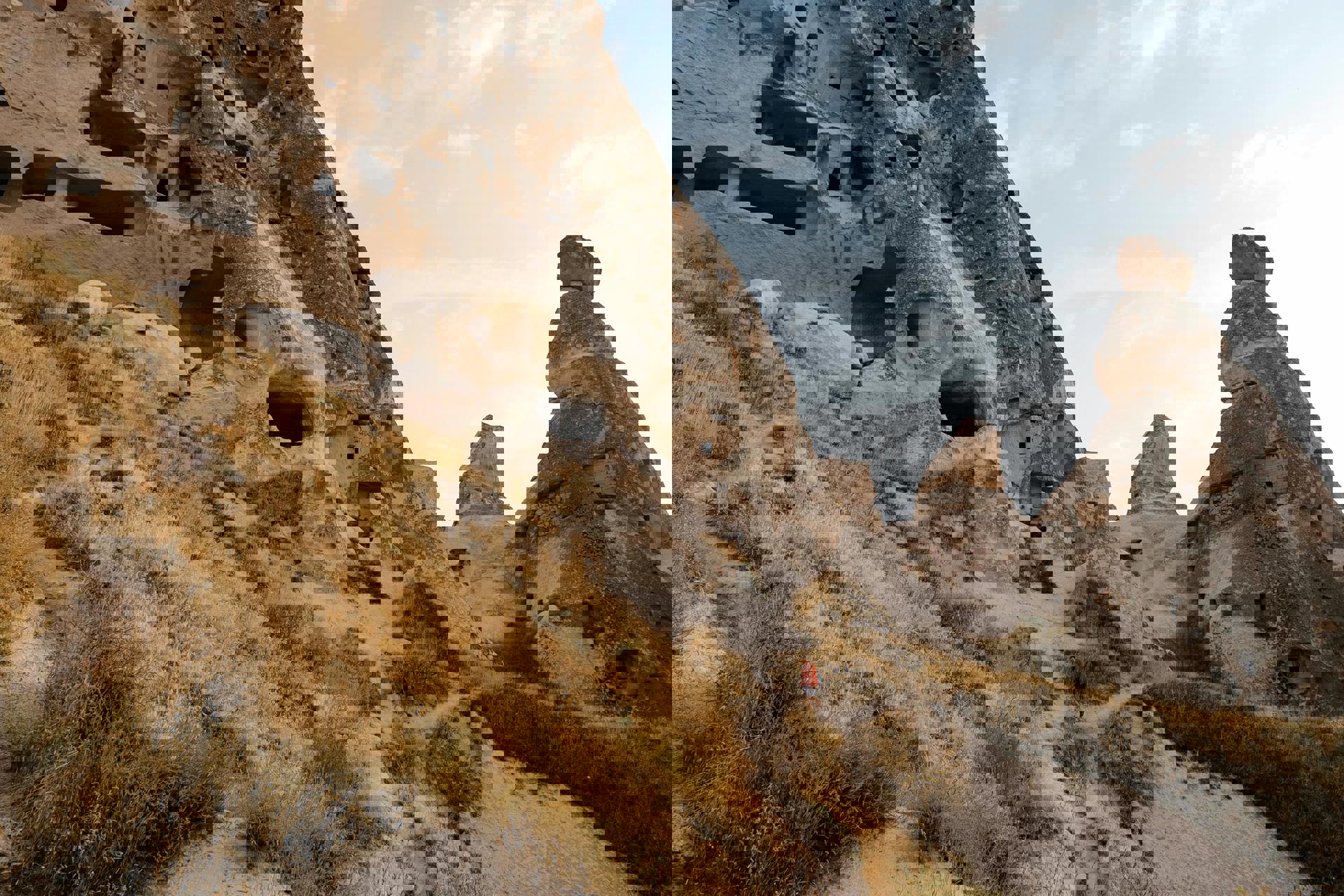 El viaje Bakú - Gobustán - Shamakhi - Kish - Tiflis - Mtskheta - Ananuri - Gudauri - Stepantsminda - Sadakhlo - Ereván - Ejmiatsín - Noravank - Garni - Sevan, saliendo de Madrid