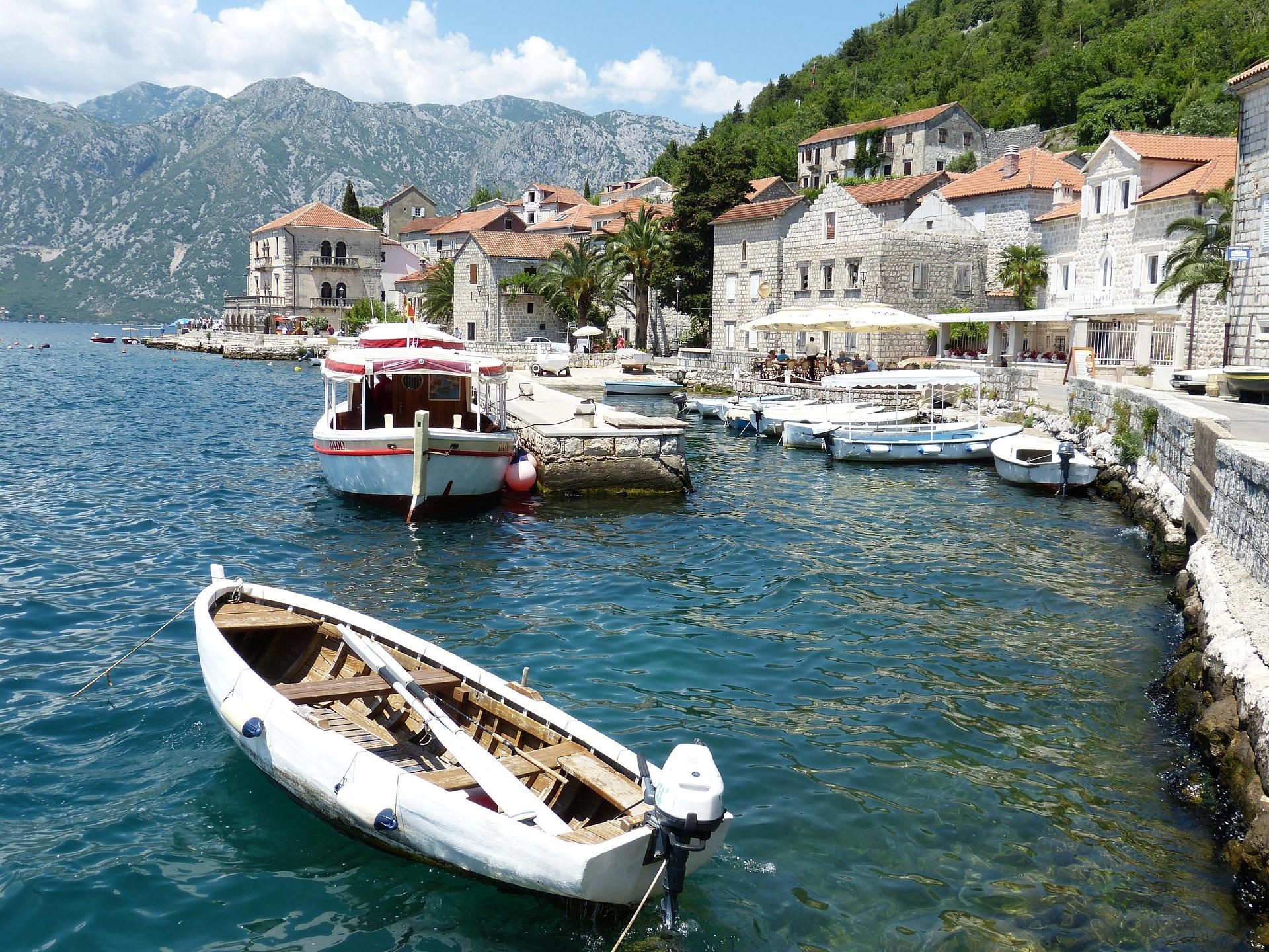 El viaje Dubrovnik - Kotor - Budva - Podgorica - lago Skadarska - Kruja - Tirana - Ohrid - Skopje - Niš - Belgrado - Sarajevo - Mostar - Medjugorje - Trogir - Split - Ston - Dubrovnik, saliendo de 