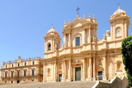 Тур Palermo - Monreale - Palermo - Cefalu - Catania - Etna - Taormina - Catania - Siracusa - Noto - Modica - Piacenza - Agrigento - Segesta - Erice - Palermo - Фото 3