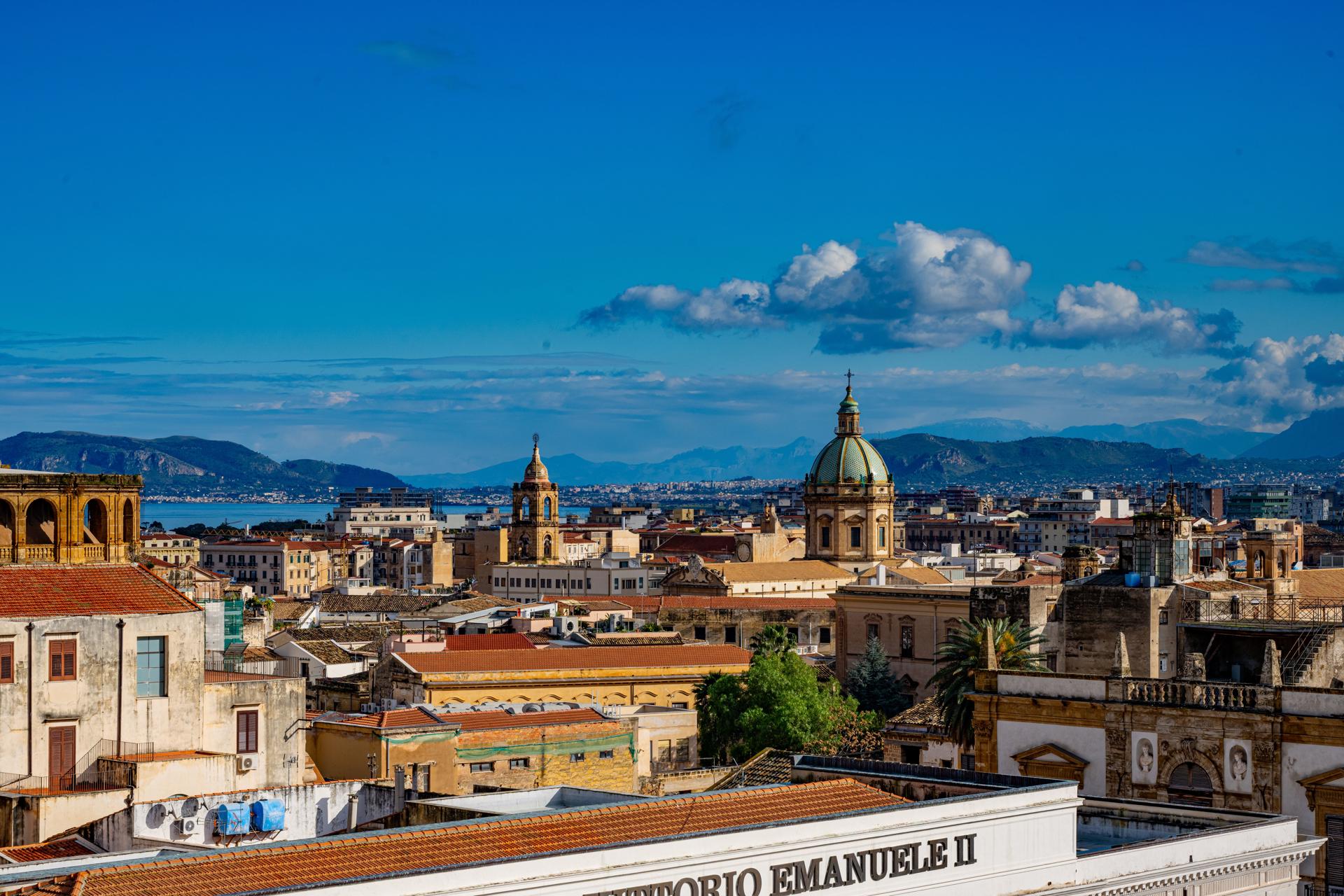 El viaje Palermo - Monreale - Palermo - Cefalu - Catania - Etna - Taormina - Catania - Siracusa - Noto - Modica - Piacenza - Agrigento - Segesta - Erice - Palermo, saliendo de 